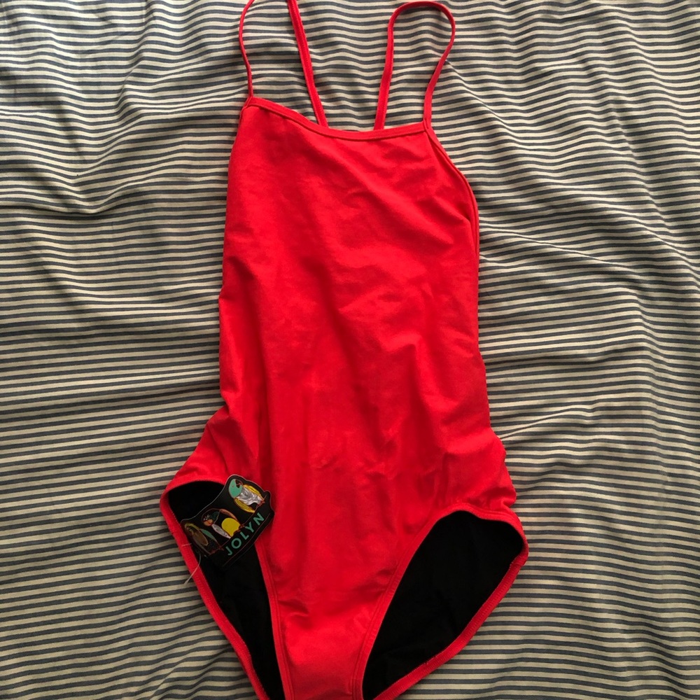 Jolyn Belle suit in strawberry. Size 32. 🍓
